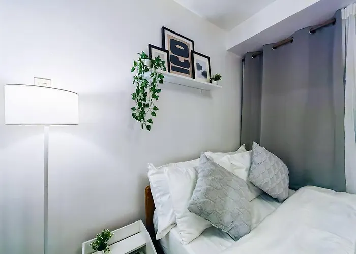 Citispace 1br Condotel At Ridgewood Towers Near Bgc Airport #rw03a Apartment *